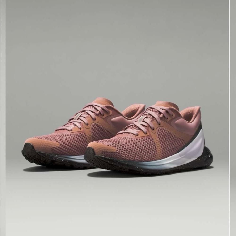 Lululemon Blissfeel running shoes Women's sz 6.5